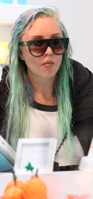 Amanda Bynes pede desculpas novamente sobre áudio em que ameaça seus pais