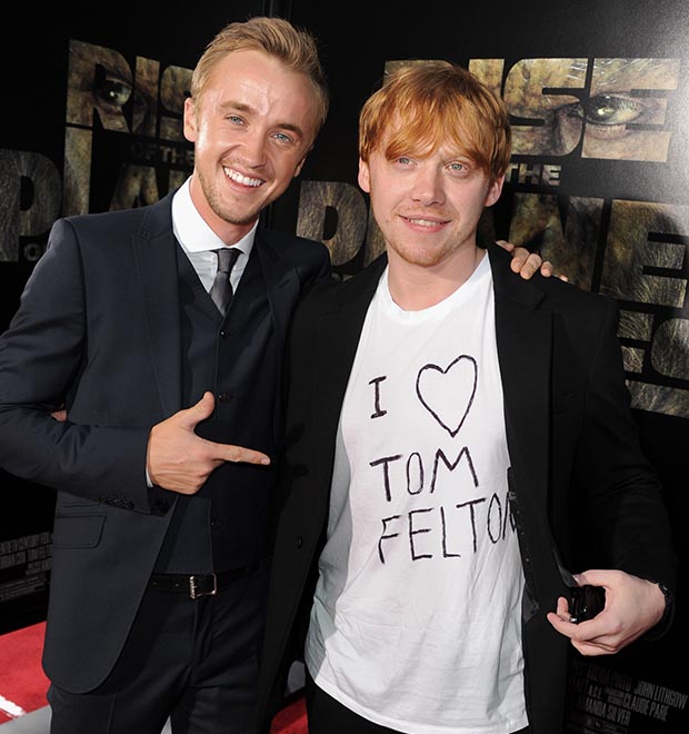 Tom Felton se disfarça para homenagear colega de elenco Rupert Grint