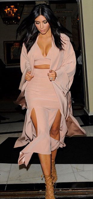 Kim Kardashian revela que a mãe, Kris Jenner, não deu palpite em seu ensaio nu