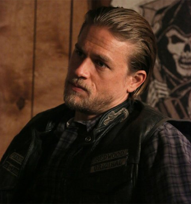 Charlie Hunnam fala sobre sua vida pessoal: <i>tem sido uma sucessão de fases embaraçosas</i>