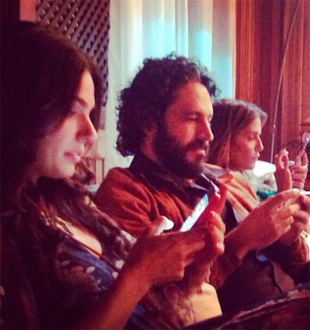 Isis Valverde revela o que atores fazem nos bastidores de <i>Boogie Oogie</i>