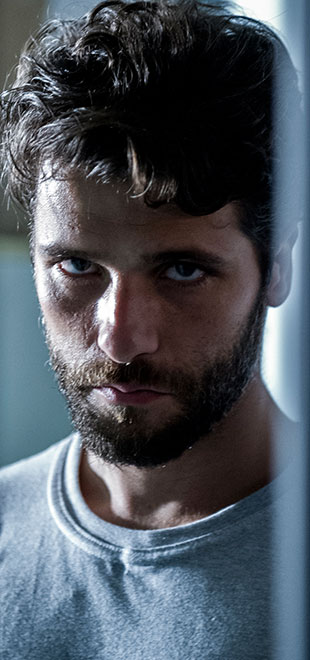 Bruno Gagliasso não conta final de <i>Dupla Identidade</i> nem para a sua mãe