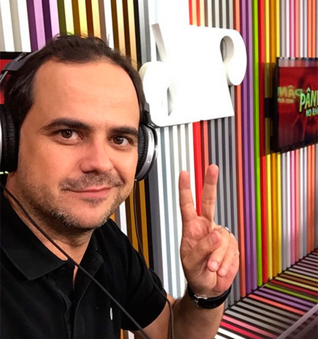 Após internação, Carioca do programa <i>Pânico</i> volta ao trabalho
