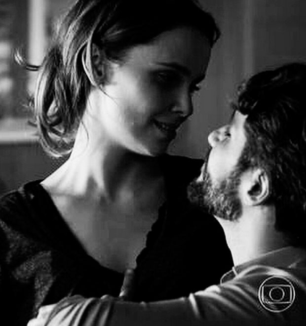 Bruno Gagliasso elogia Débora Falabella: <i>Sou seu fã</i>