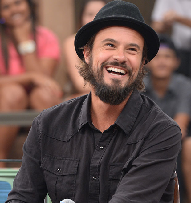 Paulinho Vilhena diz que ama todas as ex-namoradas, menos Luana Piovani
