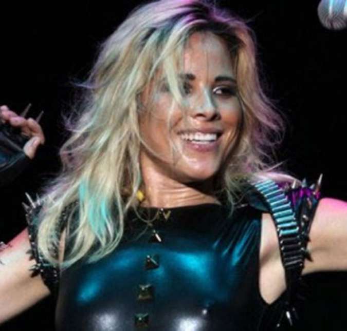 Mais loira, Wanessa chega em 2010 em grande estilo: abrindo os shows de Beyoncé no Brasil e participando do filme High School Musical: O Desafio. Ela muda seu estilo musical, focando em um som mais eletrônico, e celebra seus dez anos de carreira.