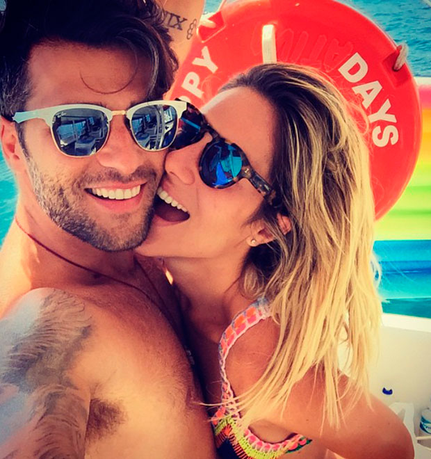 Bruno Gagliasso quer aumentar a família e começa campanha: <i>- Giovanna, engravide em 2015!</i>