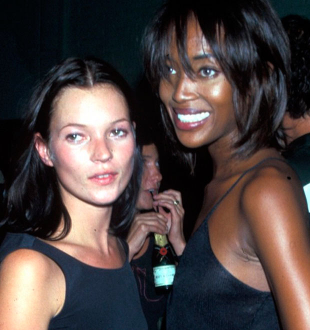 Naomi Campbell posta foto antiga ao lado de Kate Moss
