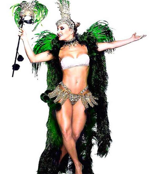 Há 30 dias do desfile, Claudia Leitte troca de estilista que faria seu figurino de rainha de bateria