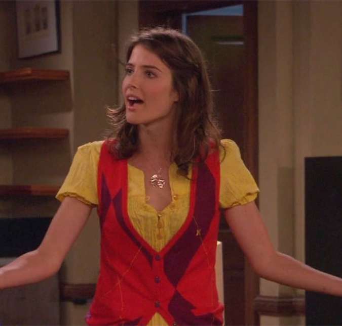 Robin Scherbatsky, papel de Cobie Smulders, faz falta não só por causa de sua determinação em crescer na carreira - o que eventualmente ela consegue - mas também por conta das piadas sempre feitas por causa da sua origem. A personagem é canadense e vivia incomodando os amigos com seu sotaque e histórias sobre o país. Claro que o passado de Robin como uma estrela pop teen também dava o que falar, não é?