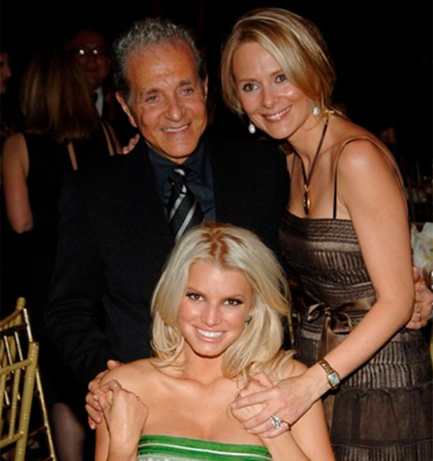 Jessica Simpson homenageia falecido <i>designer</i> de sapato no <i>Instagram</i>