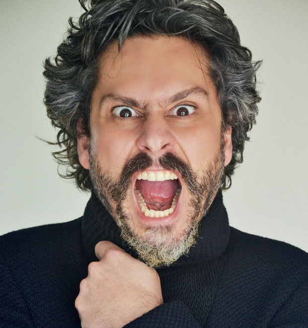 Alexandre Nero sobre assédio feminino: <i>- Quem disse que não gosto do rótulo de galã?</i>