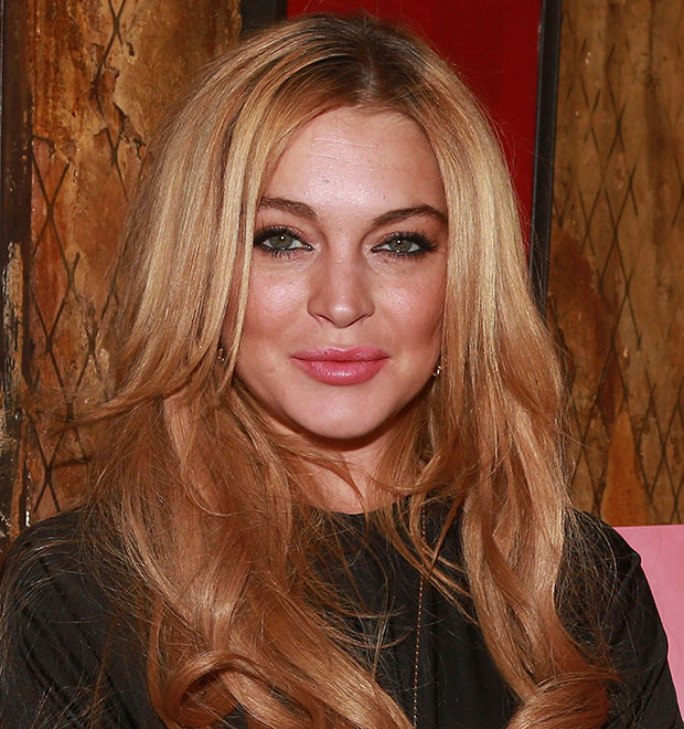 Após completar serviço comunitário, Lindsay Lohan pode voltar à prisão