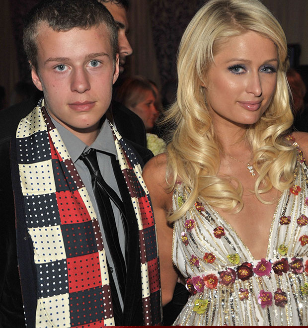 Irmão de Paris Hilton é preso e passa pela <i>rehab</i>, diz <i>site</i>