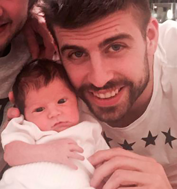 Gerard Piqué faz <i>selfie</i> com segundo filho dele com Shakira