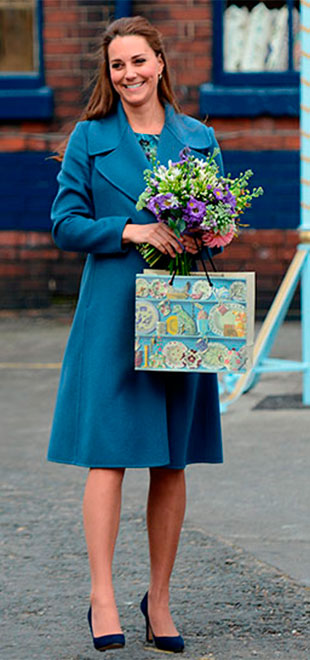 Kate Middleton fica com lágrimas nos olhos ao visitar organização de caridade. Entenda!