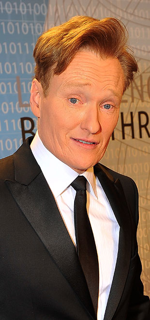 Preso no aeroporto de Cuba, Conan O'Brien revela ter assistido a episódio de <i>Gilmore Girls</i>