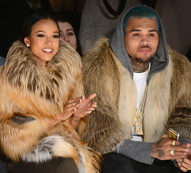 Após rumores de que Chris Brown seria pai, namorada do <i>rapper</i> desabafa em rede social