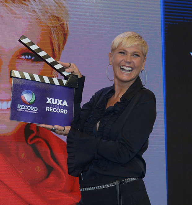 Recém-assinada na <i>Record</i>, Xuxa afirma: - <i>A ficha não caiu totalmente</i>