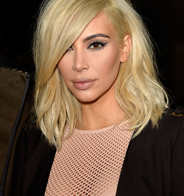 Cabelo de Kim Kardashian levou oito horas para ficar platinado