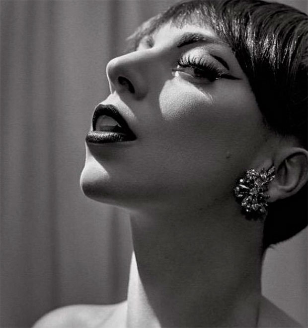 Lady Gaga usa maquiagem ousada em ensaio fotográfico