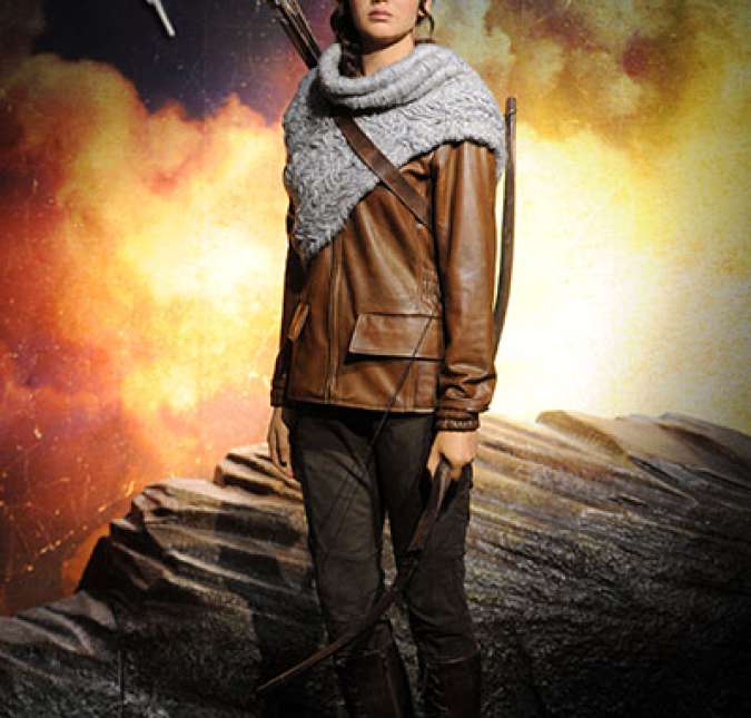 Katniss Everdeen, a personagem de Jennifer Lawrence no filme Jogos Vorazes, ganhou uma estátua de cera no museu Madame Tussauds de Londres. A personagem aparece com a roupa de caça usada por Katniss no segundo filme da franquia, Jogos Vorazes: Em Chamas.