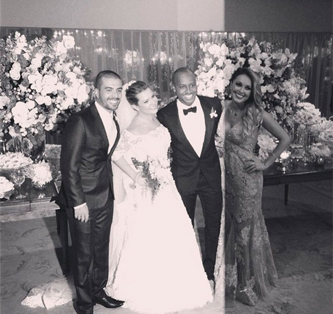 Fernanda Souza parabeniza padrinho com foto de seu casamento