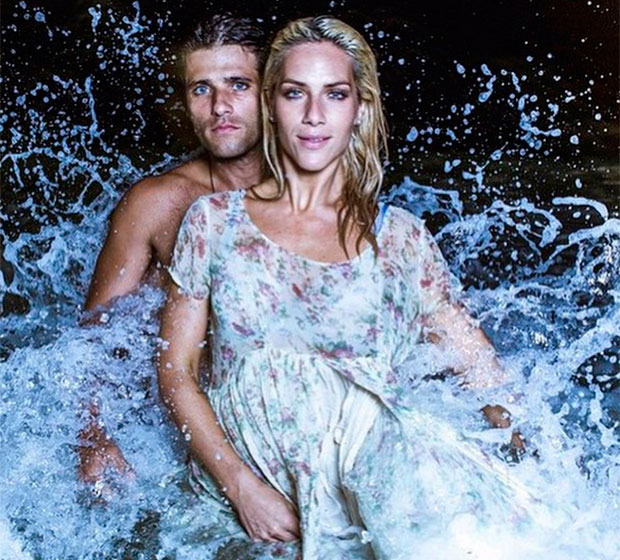 Bruno Gagliasso e Giovanna Ewbank fazem fotos no mar