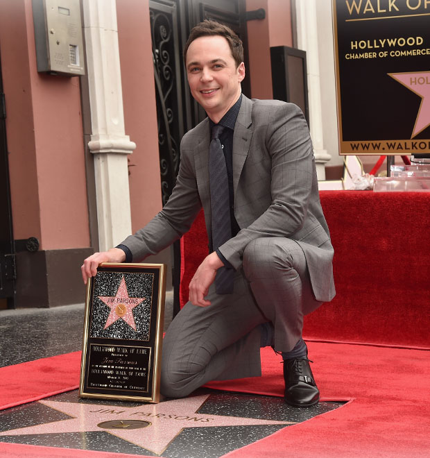 Jim Parsons, de <i>Big Bang Theory</i>, é honrado com estrela na calçada da fama