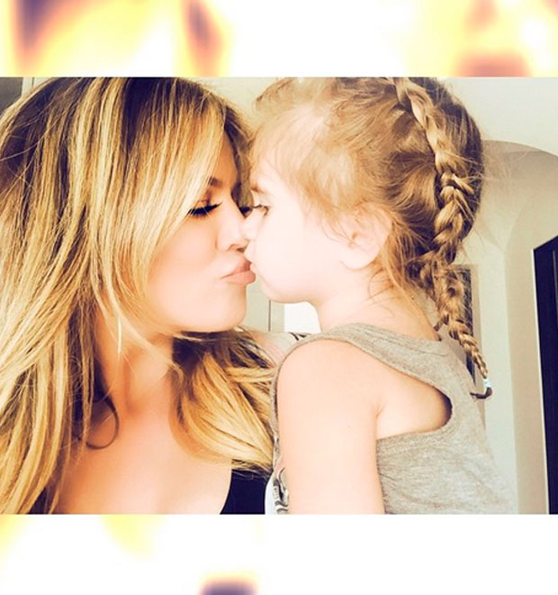 Khloé Kardashian posta foto carinhosa ao lado da sobrinha