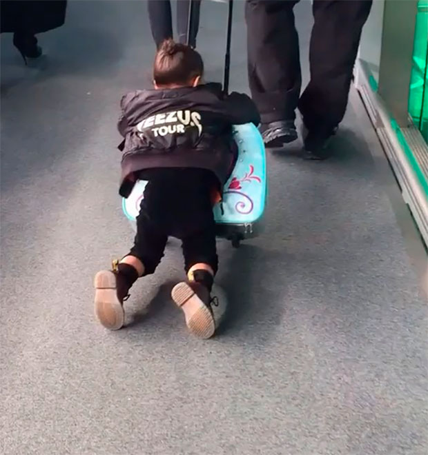North West é arrastada em mala por aeroporto, entenda!