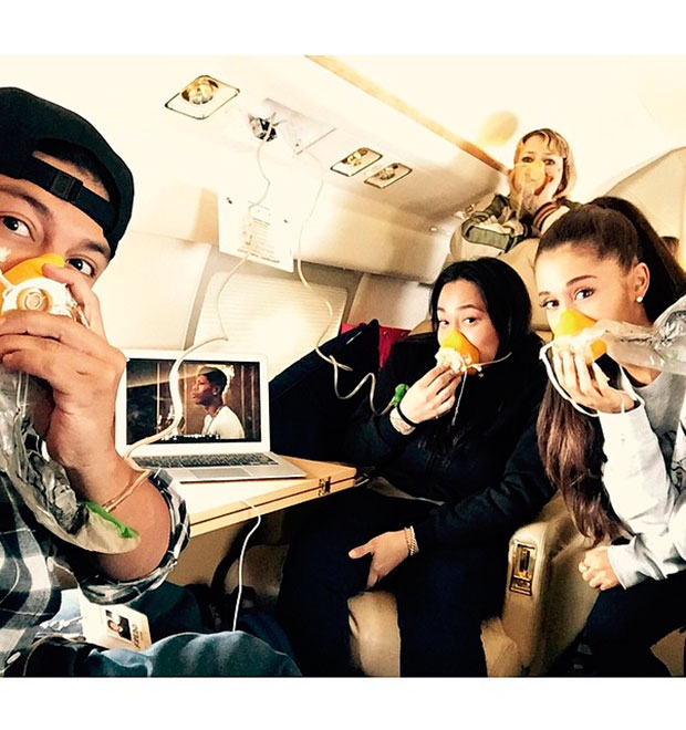 Avião de Ariana Grande sofre pane, entenda!