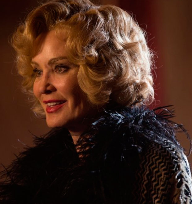 Jessica Lange se constrange ao responder pergunta sobre participação de Lady Gaga em <i>American Horror Story</i>