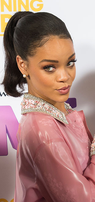 Rihanna sobre Chris Brown: <i>- Eu me apaixonei pela Fera</i>