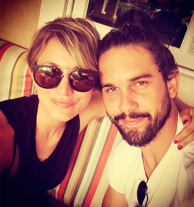 Kaley Cuoco briga com marido para poder engravidar. Entenda!