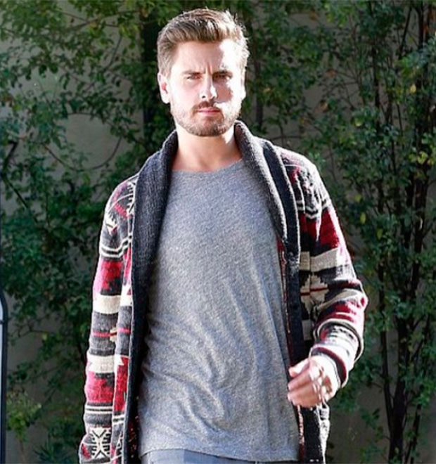 Kourtney Kardashian descobre o que Scott Disick faz