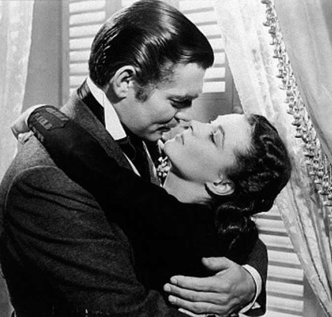 Sidney Howard, escritor, também ganhou uma estatueta um ano após a morte, em 1940. Ele teve o prêmio por ter escrito o Melhor Roteiro de E o Vento Levou, filme muito aclamado pela mídia e visto até hoje.
Sidney Howard, escritor, também ganhou uma estatueta um ano após a morte, em 1940. Ele teve o prêmio por ter escrito o Melhor Roteiro de E o Vento Levou, filme muito aclamado pela mídia e visto até hoje.