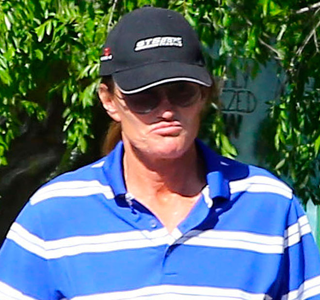 Bruce Jenner pede a ajuda de Kendall e Kylie Jenner para escolher sutiã