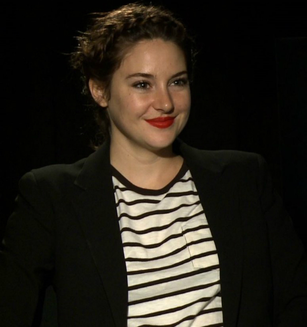Shailene Woodley usa beterraba no lugar do tradicional batom roxo