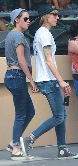 Kristen Stewart passeia de mãos dadas com Alicia Cargile
