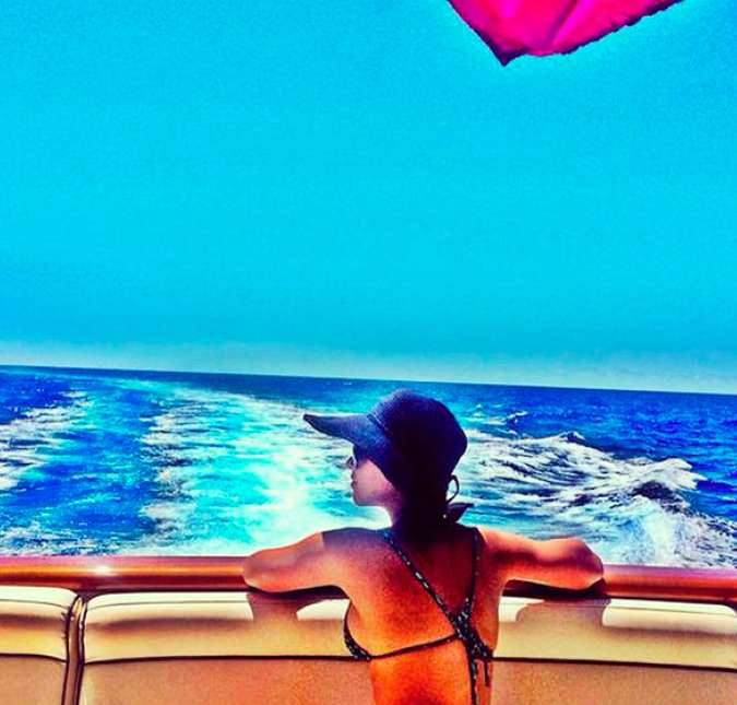 Mariana Rios está curtindo suas férias temporárias! A atriz, publicou uma foto em seu Instagram, na qual aparece de biquíni, com um chapéu preto, em um barco em alto-mar. Seus seguidores não deixaram de elogiá-la e muitos escreveram: -Linda, Minha diva!. Mariana Rios está curtindo suas férias temporárias! A atriz, publicou uma foto em seu Instagram, na qual aparece de biquíni, com um chapéu preto, em um barco em alto-mar. Seus seguidores não deixaram de elogiá-la e muitos escreveram: -Linda, Minha diva!.