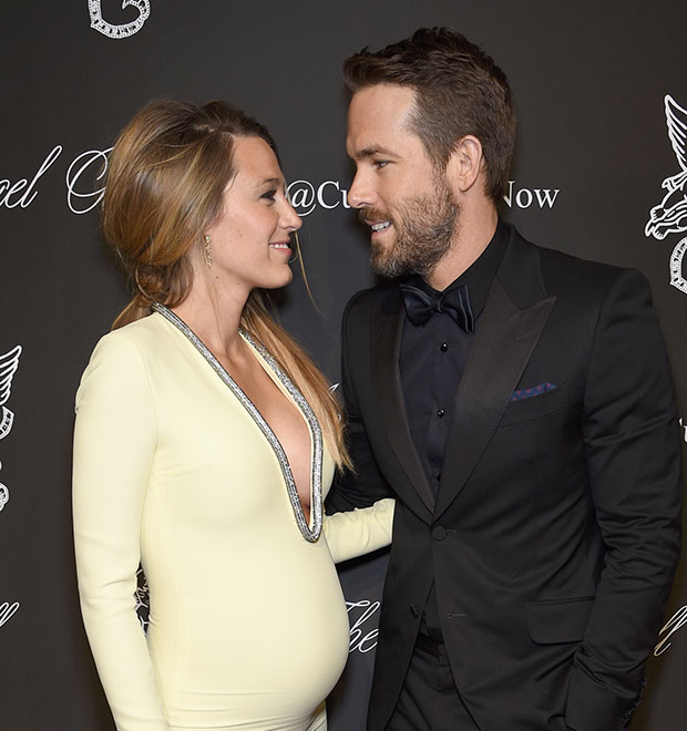 Blake Lively diz que Ryan Reynolds não chorou como um regador no nascimento da filha