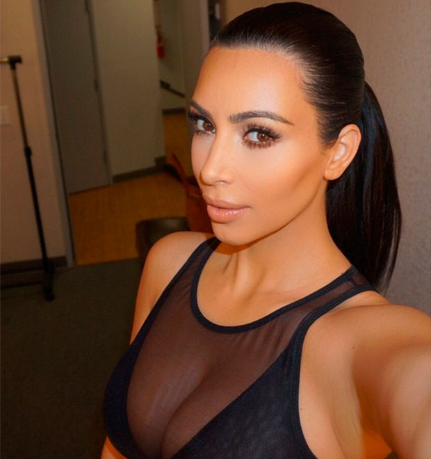 Kim Kardashian compra carro de mais de um milhão de reais