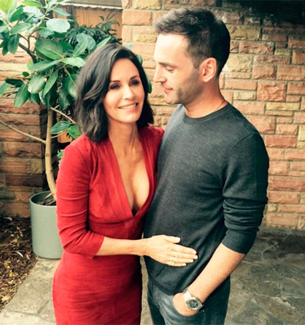 Filha de Courteney Cox quer planejar o casamento da mãe, entenda!