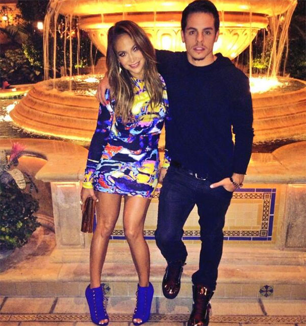 Jennifer Lopez é vista em jantar romântico com Casper Smart, diz jornal