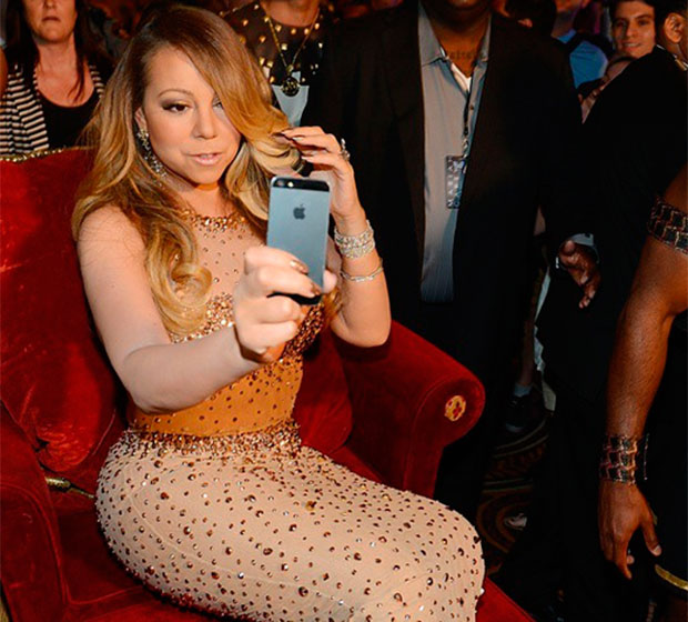 Mariah Carey fala sobre sua voz e chama críticos para cantarem com ela no chuveiro