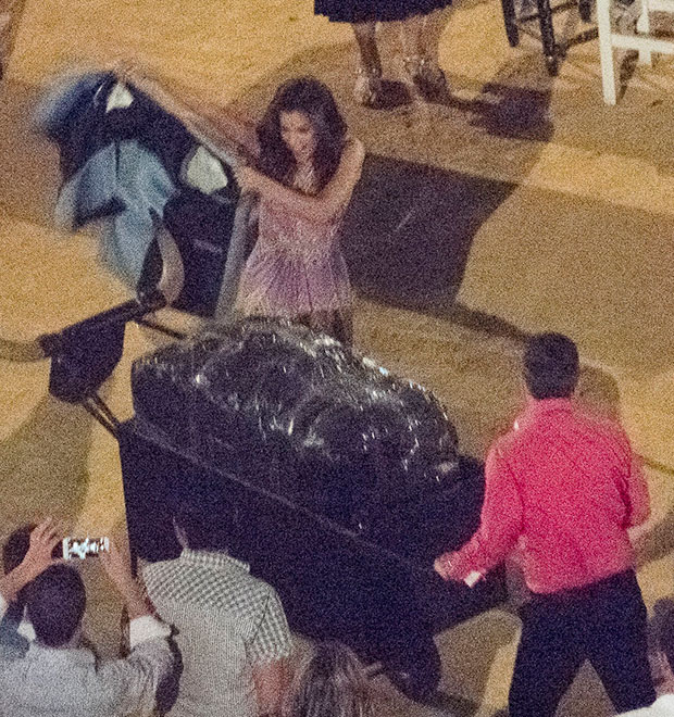 Eva Longoria teria brincado de toureira na Espanha, confira!