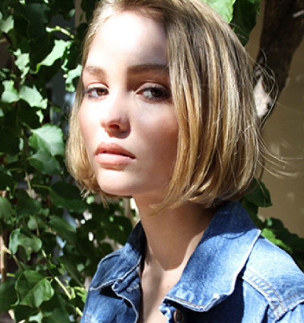 Filha de Johnny Deep, Lily-Rose Depp, faz sua estreia no mundo da moda