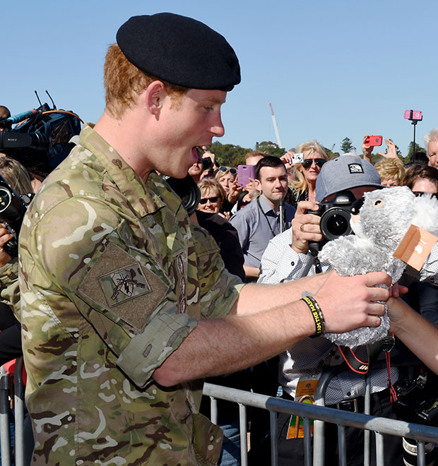 Príncipe Harry entregará muitos presentes para a princesa Charlotte