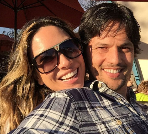 Patrícia Abravanel diz que está <i>enrolando</i> o noivo, mas confirma casamento em novembro